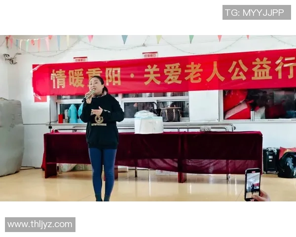 足球女神自拍风采尽显魅力 超炫球星头像捕捉动感瞬间